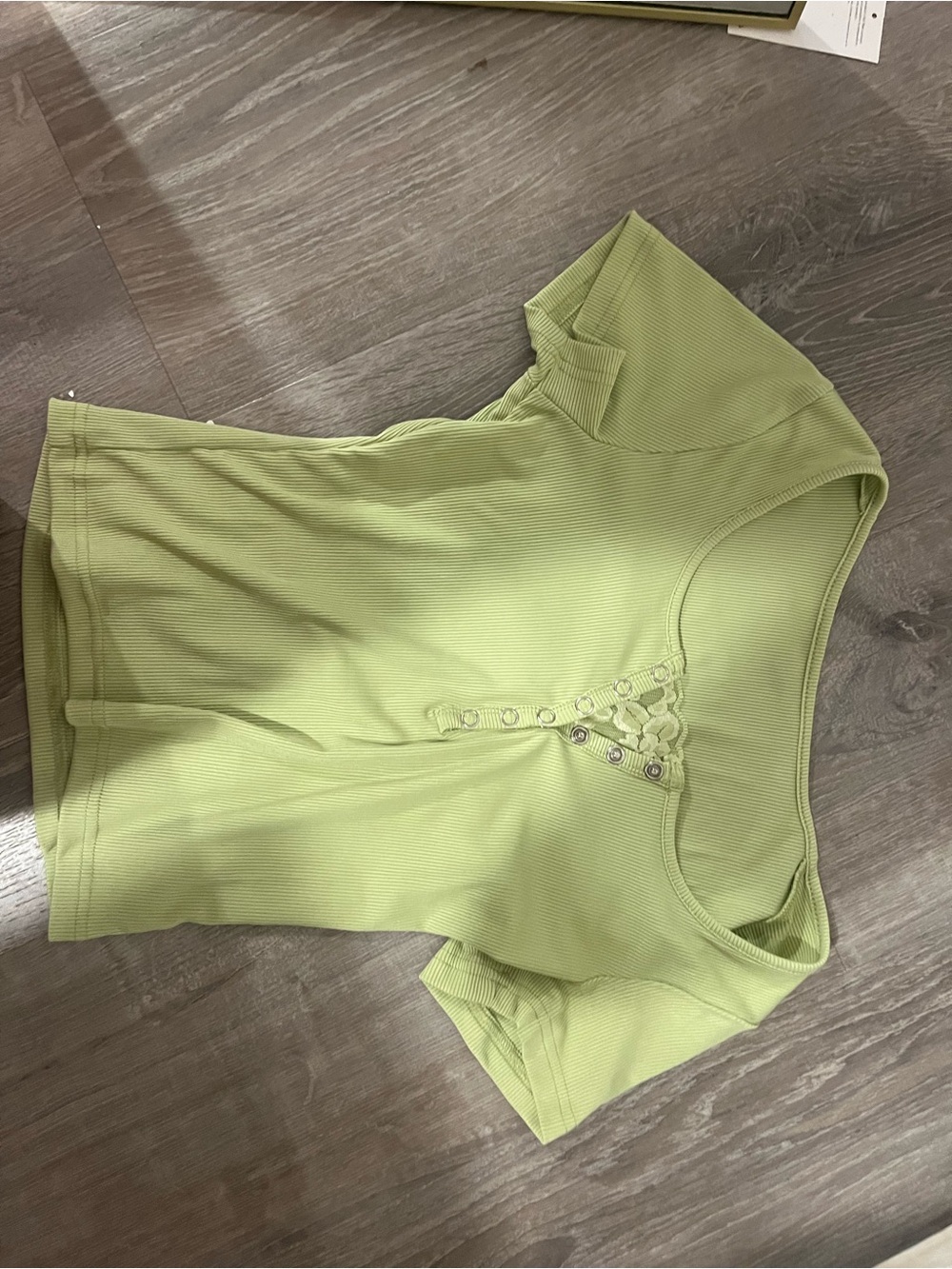 SHEIN Light Green Ribbed Scoop-Neck Cropped Tee with Button Placket